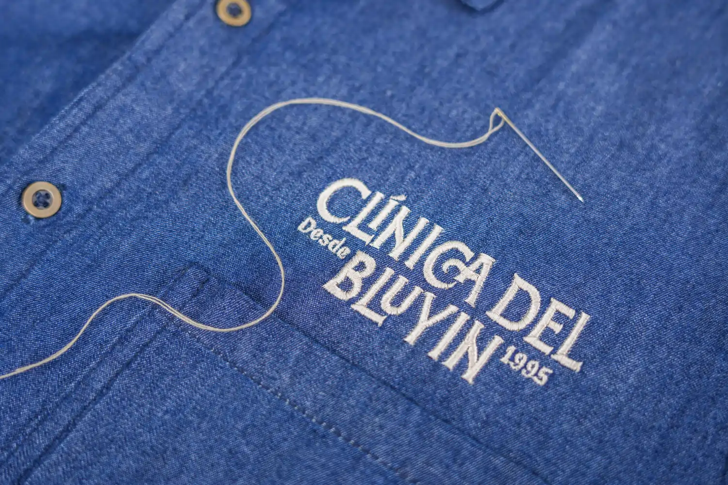clinica-del-bluyin-ajuste-de-uniformes